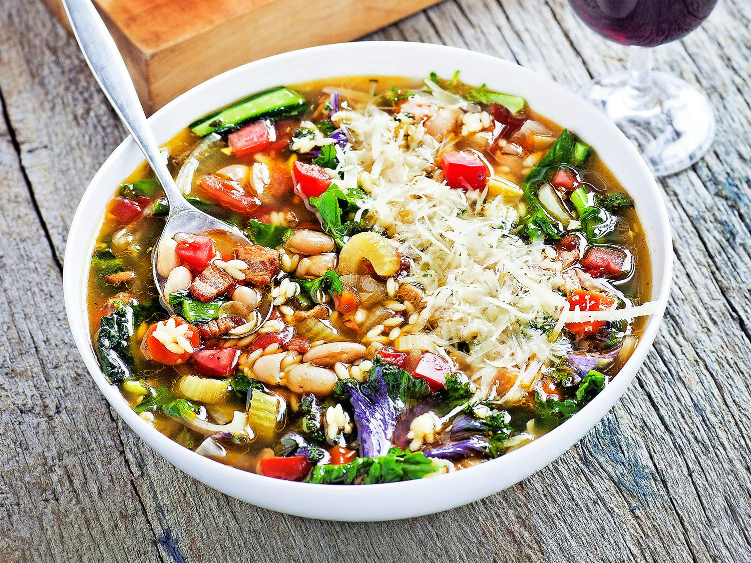 Pasta e fagioli med grønnkål